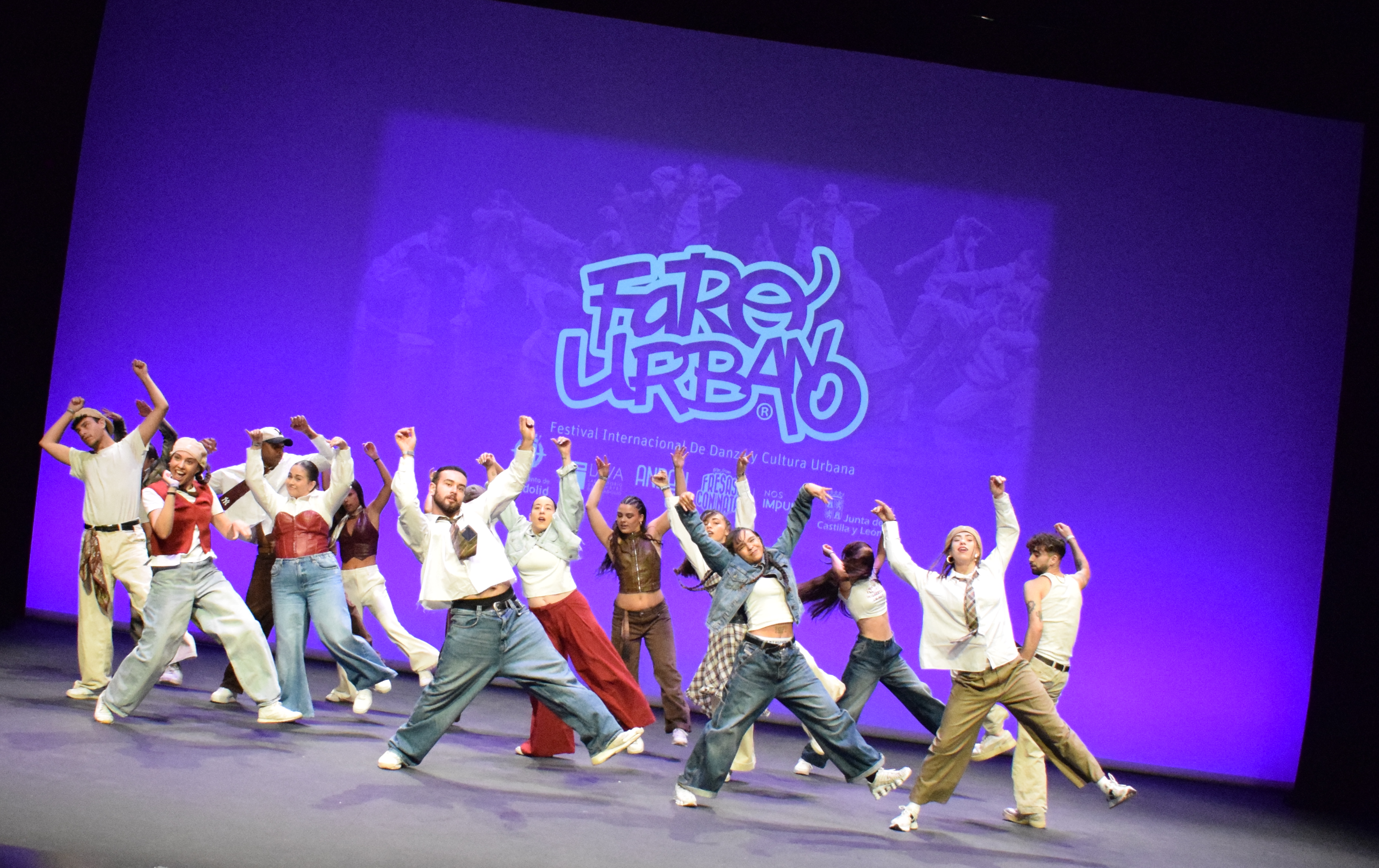 event image complement