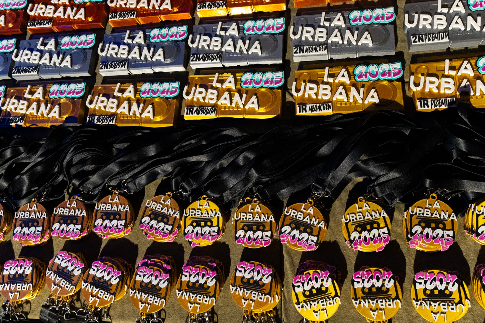 event image complement