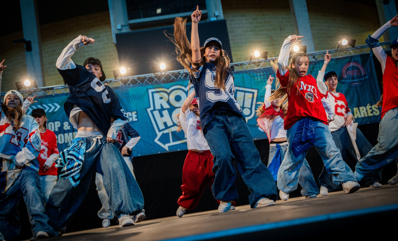 event image complement