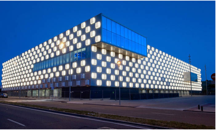 event image complement